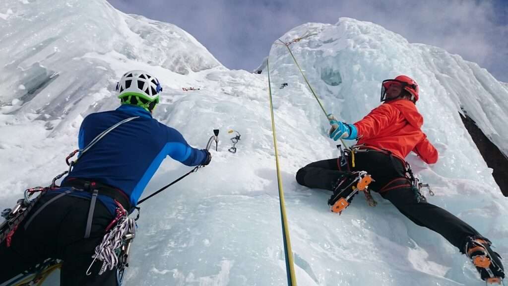 mountaineering trainees ice climbing